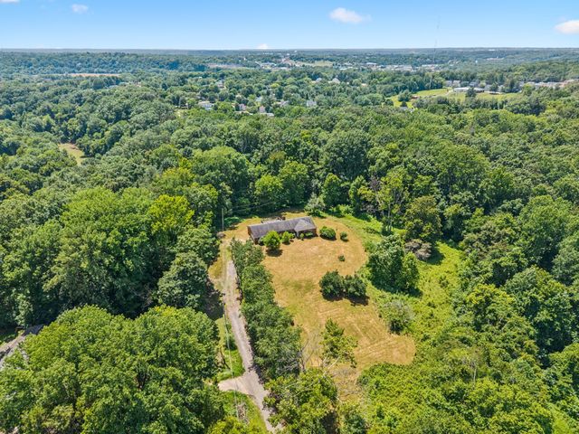 542 Woodland Dr, Clarksville, TN 37043