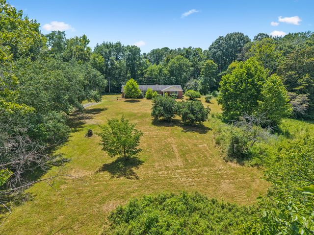 542 Woodland Dr, Clarksville, TN 37043