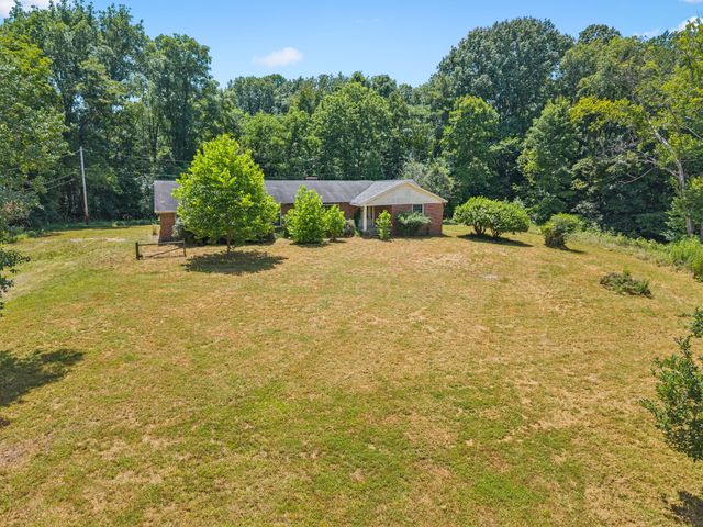 542 Woodland Dr, Clarksville, TN 37043