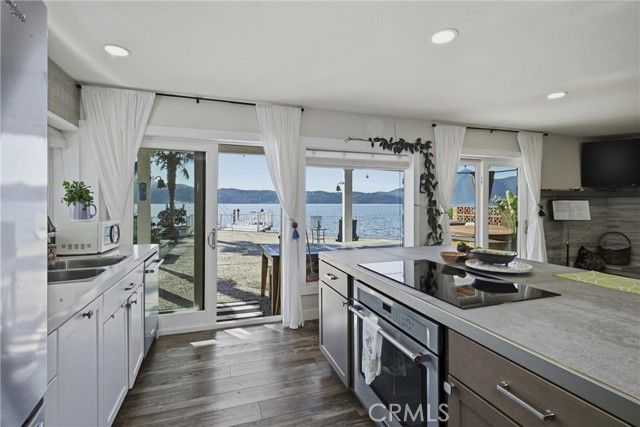 13319 Lakeshore Drive, Clearlake, CA 95422