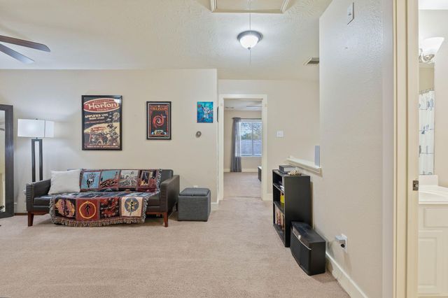 9915 Farrell Drive, Houston, TX 77070