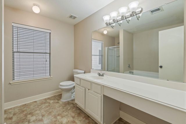 9915 Farrell Drive, Houston, TX 77070