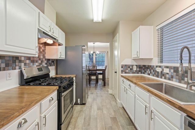 9915 Farrell Drive, Houston, TX 77070