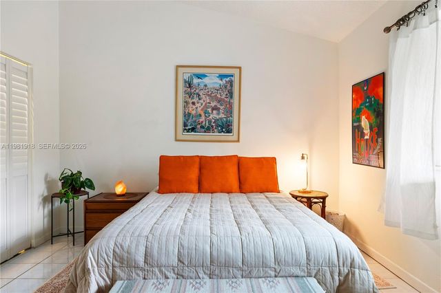 19994 NE 5th Ct 3C, Miami, FL 33179