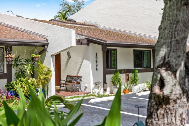 19994 NE 5th Ct 3C, Miami, FL 33179