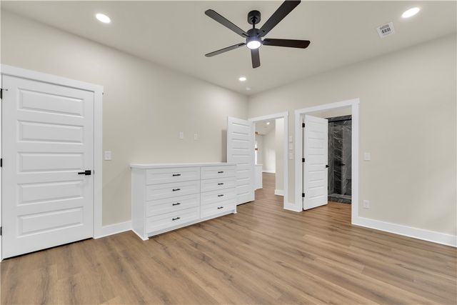 8278 Chestnut Drive, Rogers, AR 72756