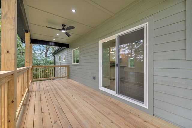 8278 Chestnut Drive, Rogers, AR 72756