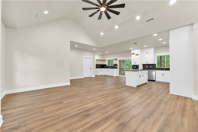 8278 Chestnut Drive, Rogers, AR 72756