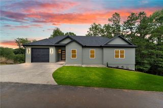 8278 Chestnut Drive, Rogers, AR 72756