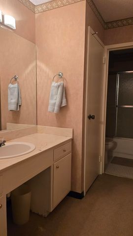 232 S Highland St Apt 808, Memphis, TN 38111
