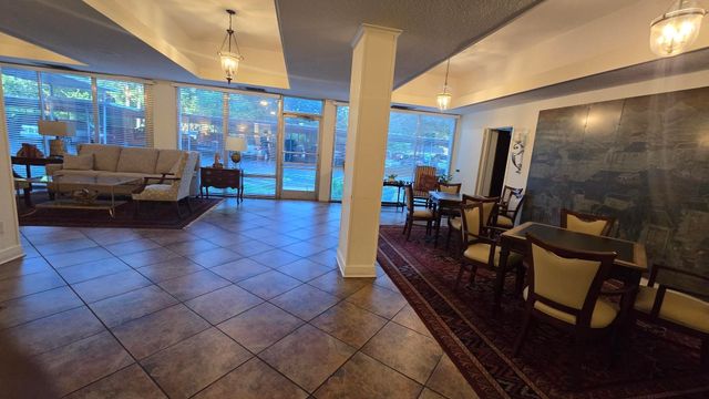 232 S Highland St Apt 808, Memphis, TN 38111