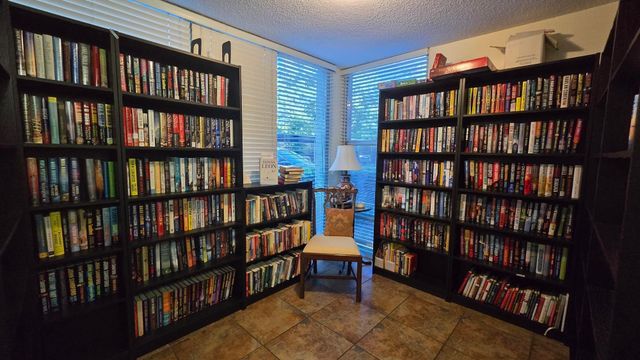 232 S Highland St Apt 808, Memphis, TN 38111