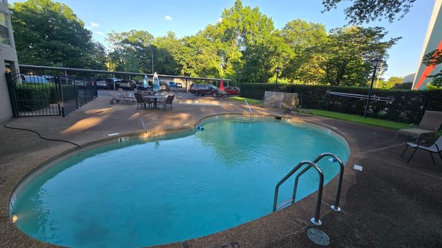 232 S Highland St Apt 808, Memphis, TN 38111