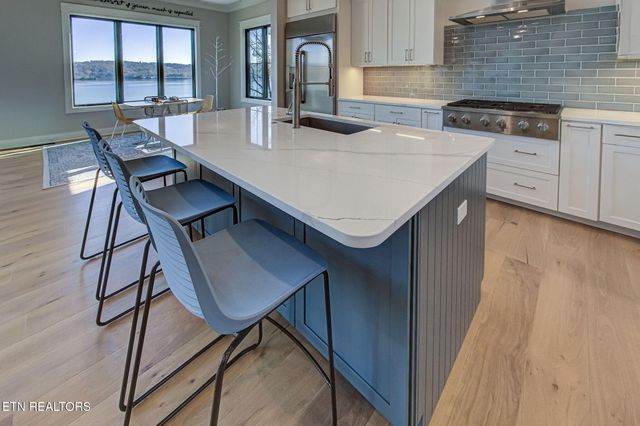 285 E Shore Drive, Rockwood, TN 37854