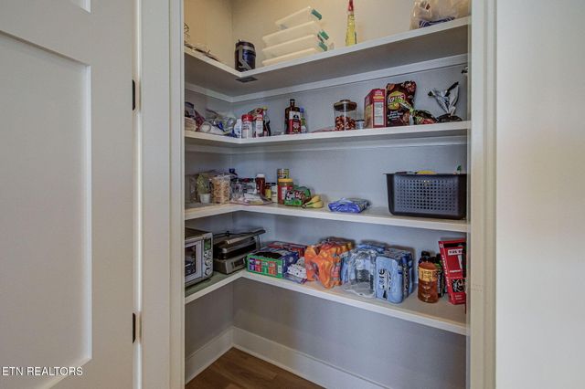 285 E Shore Drive, Rockwood, TN 37854