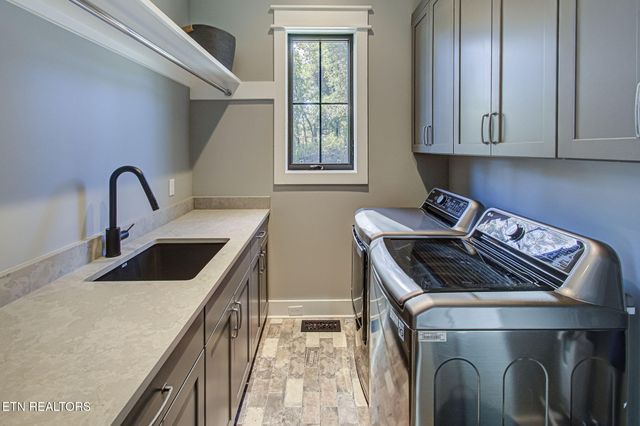 285 E Shore Drive, Rockwood, TN 37854