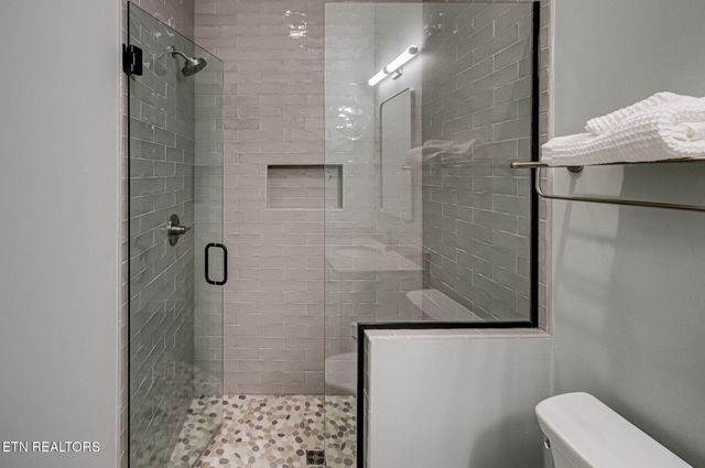 285 E Shore Drive, Rockwood, TN 37854