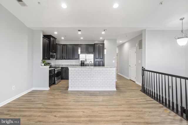 42565 BURBANK TER, Sterling, VA 20166