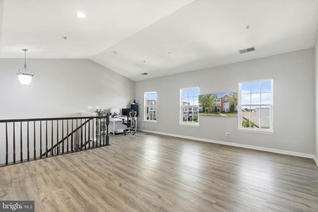 42565 BURBANK TER, Sterling, VA 20166