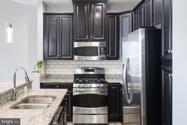 42565 BURBANK TER, Sterling, VA 20166
