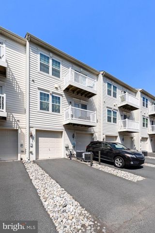 42565 BURBANK TER, Sterling, VA 20166