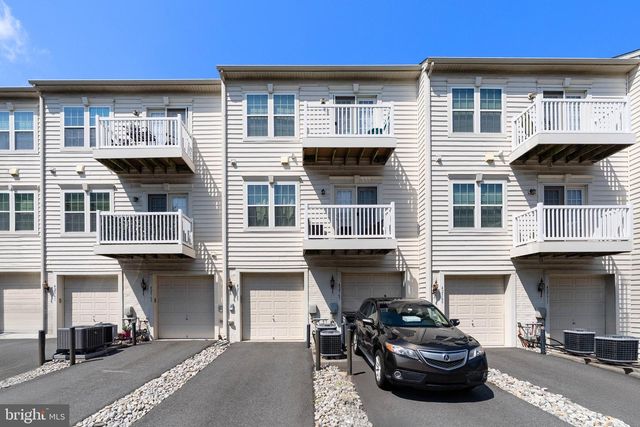 42565 BURBANK TER, Sterling, VA 20166