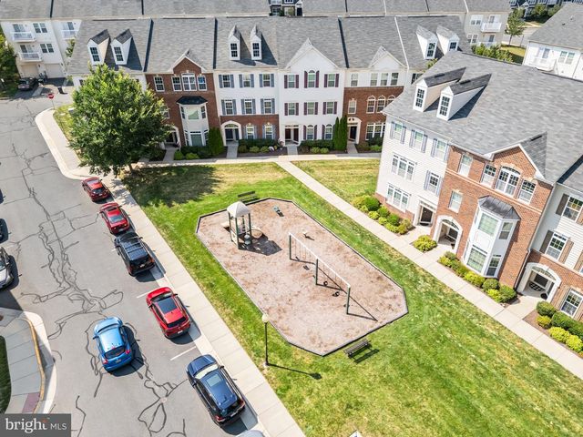 42565 BURBANK TER, Sterling, VA 20166