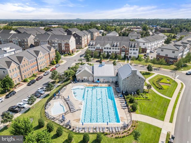 42565 BURBANK TER, Sterling, VA 20166
