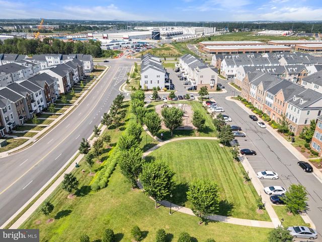 42565 BURBANK TER, Sterling, VA 20166