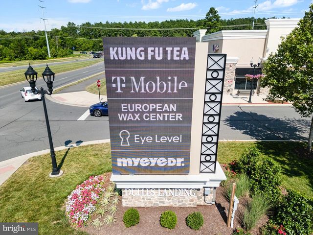 42565 BURBANK TER, Sterling, VA 20166