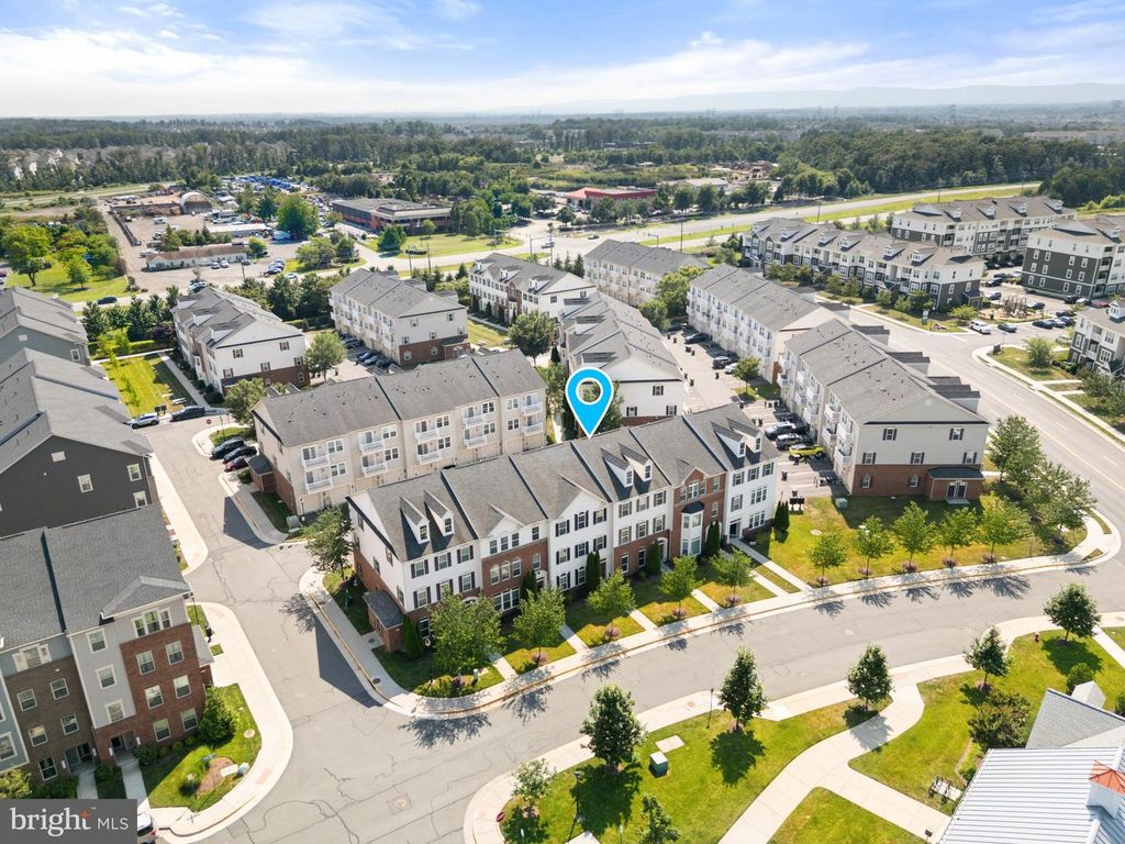 42565 BURBANK TER, Sterling, VA 20166
