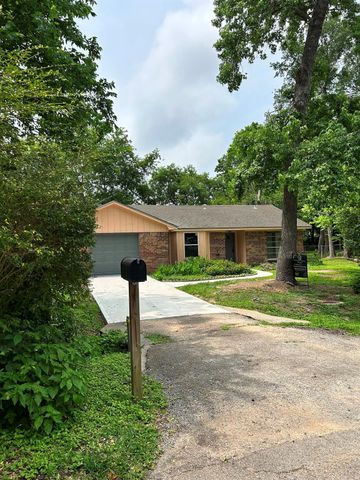 230 W Willwood Drive, Willis, TX 77378