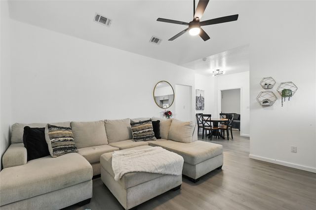 121 Collett Court, Weatherford, TX 76088