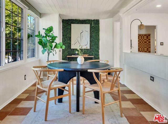 10405 Hillhaven Avenue, Los Angeles, CA 91042