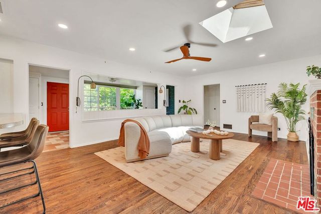 10405 Hillhaven Avenue, Los Angeles, CA 91042