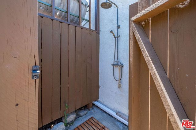 10405 Hillhaven Avenue, Los Angeles, CA 91042