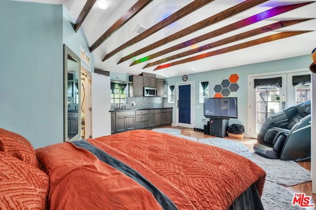 10405 Hillhaven Avenue, Los Angeles, CA 91042