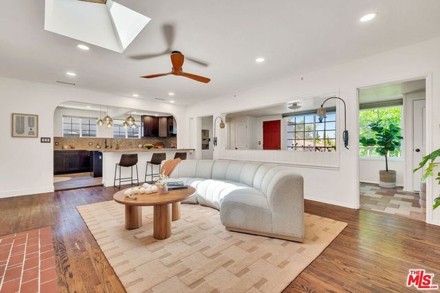 10405 Hillhaven Avenue, Los Angeles, CA 91042