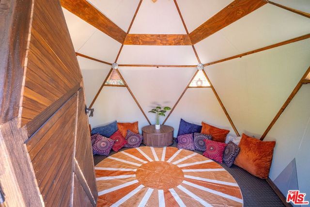 10405 Hillhaven Avenue, Los Angeles, CA 91042
