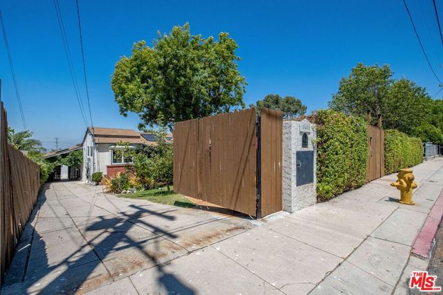 10405 Hillhaven Avenue, Los Angeles, CA 91042