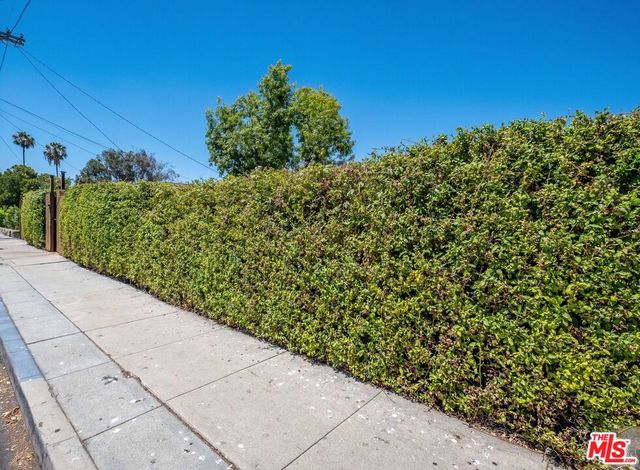 10405 Hillhaven Avenue, Los Angeles, CA 91042