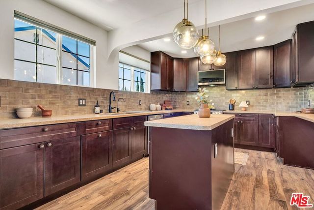 10405 Hillhaven Avenue, Los Angeles, CA 91042