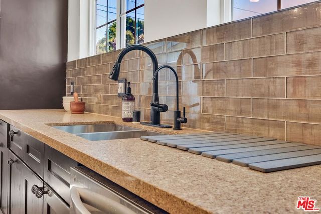 10405 Hillhaven Avenue, Los Angeles, CA 91042