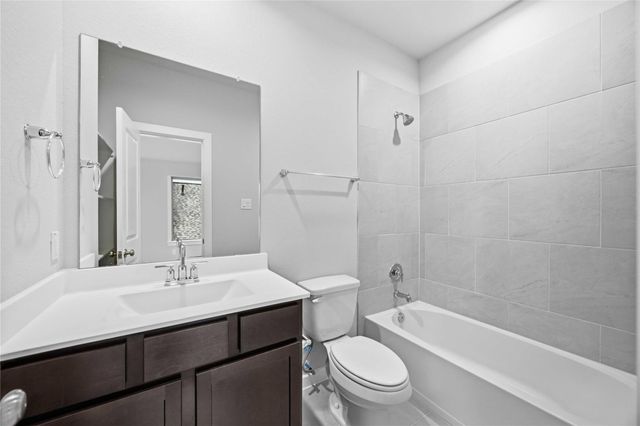 2512 Seneca Lake Drive, La Marque, TX 77568