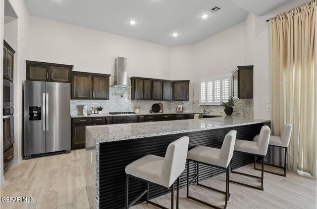 128 Loma Parda Trail, Sunland Park, NM 88063