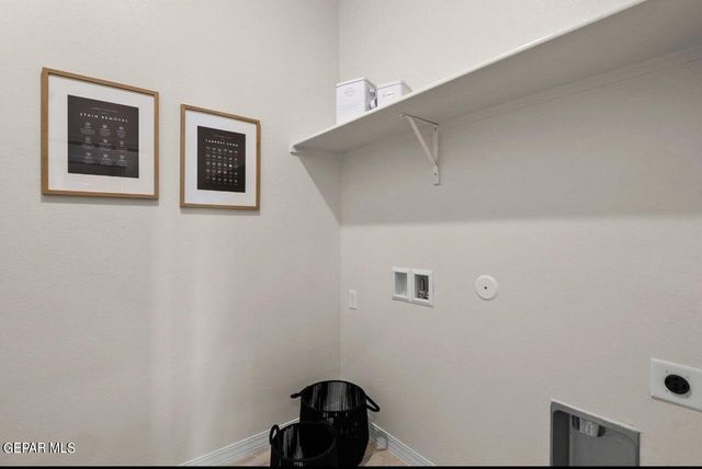 128 Loma Parda Trail, Sunland Park, NM 88063