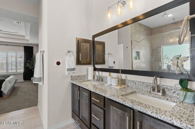 128 Loma Parda Trail, Sunland Park, NM 88063