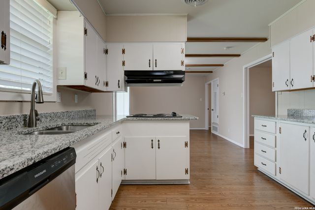 214 OAKLANE DR, Universal City, TX 78148