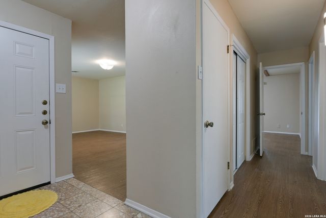 214 OAKLANE DR, Universal City, TX 78148