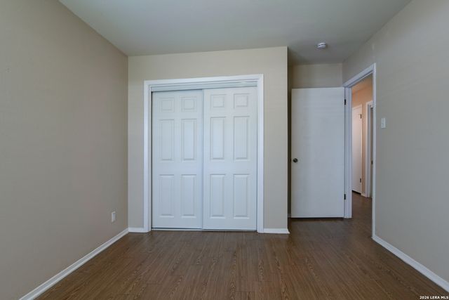 214 OAKLANE DR, Universal City, TX 78148